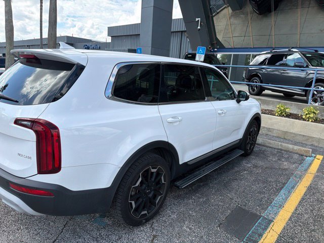 Used 2022 Glacial White Pearl Kia LX image 3