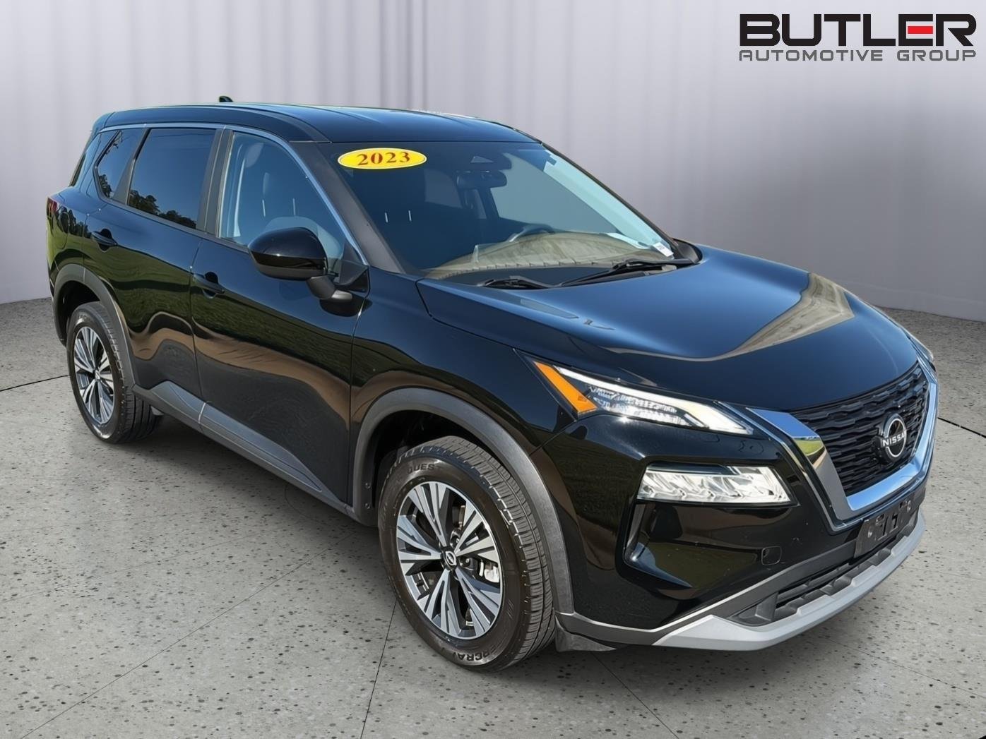 Used 2023 Super Black Nissan SV image 8