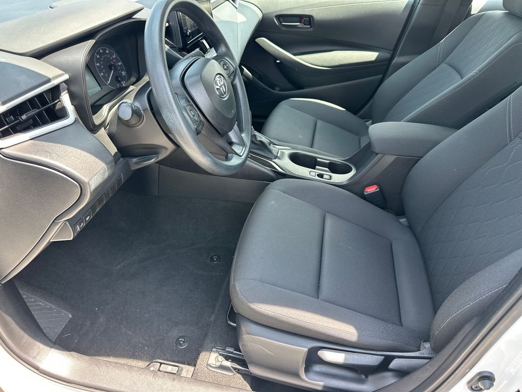 Used 2025 White Toyota LE image 9