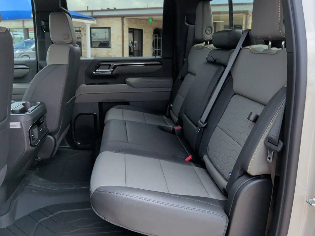 2026 Chevrolet Silverado 2500 HD ZR2 - Photo 37