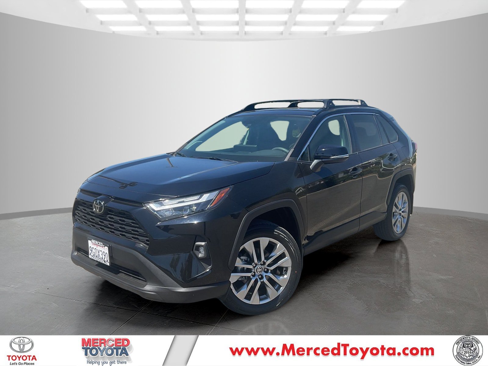 Certified Used 2023 Midnight Black Metallic Toyota XLE Premium image 1