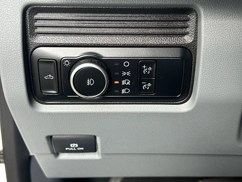 Used 2024 Oxford White Ford XL image 25