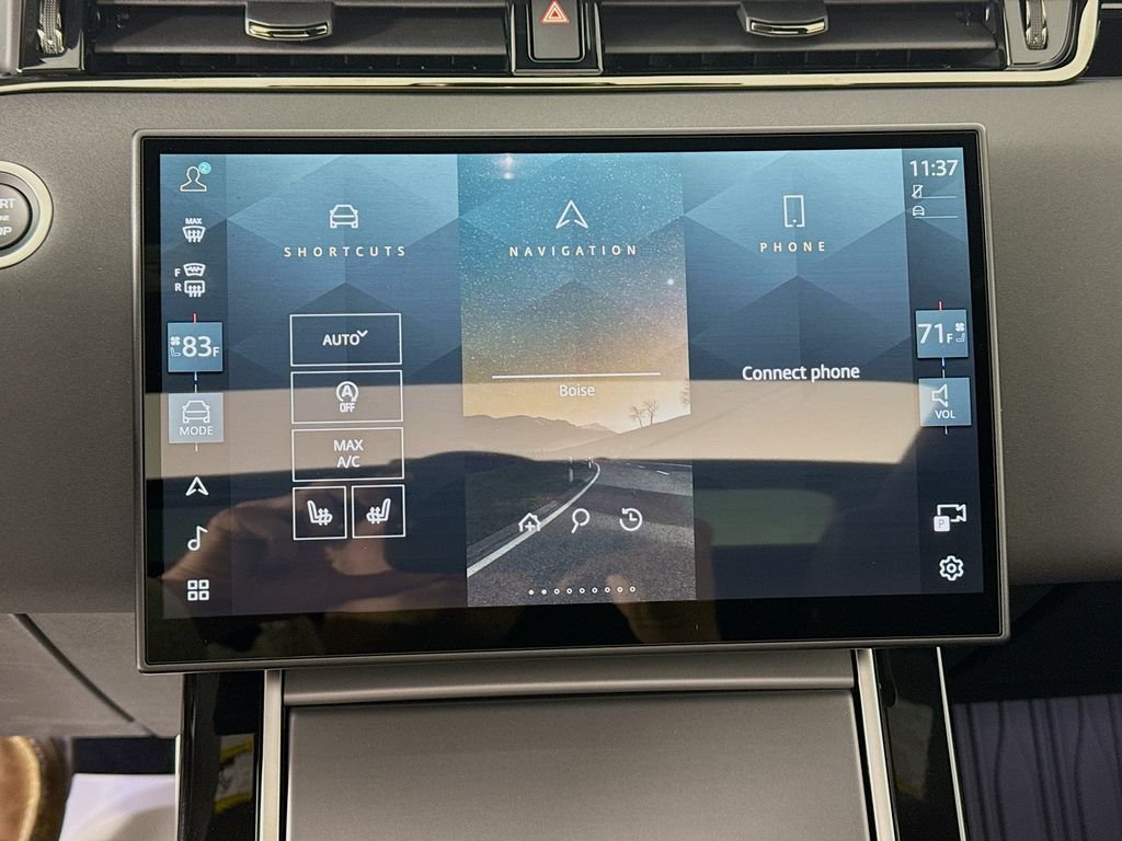 Used 2025 White Land Rover Dynamic image 16