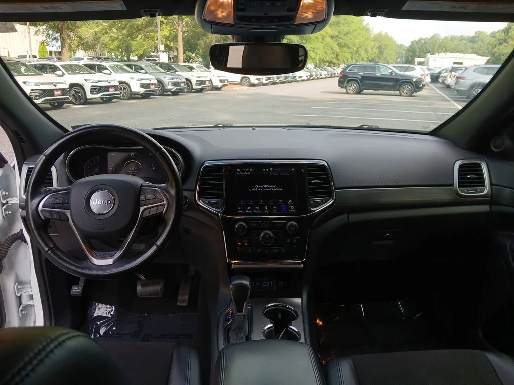 Used 2020 White Jeep Altitude image 26