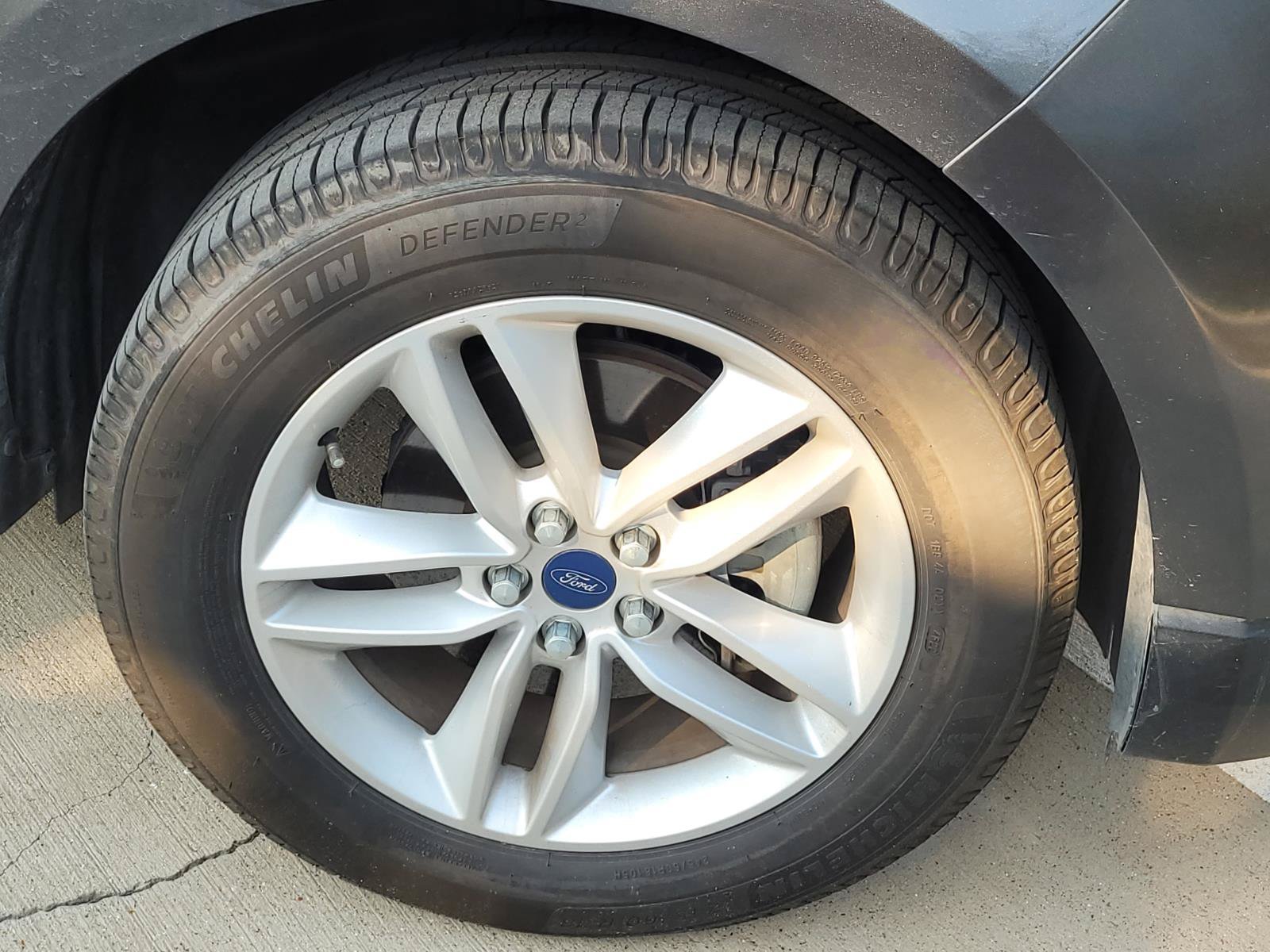 Used 2018 Magnetic Ford SEL image 2