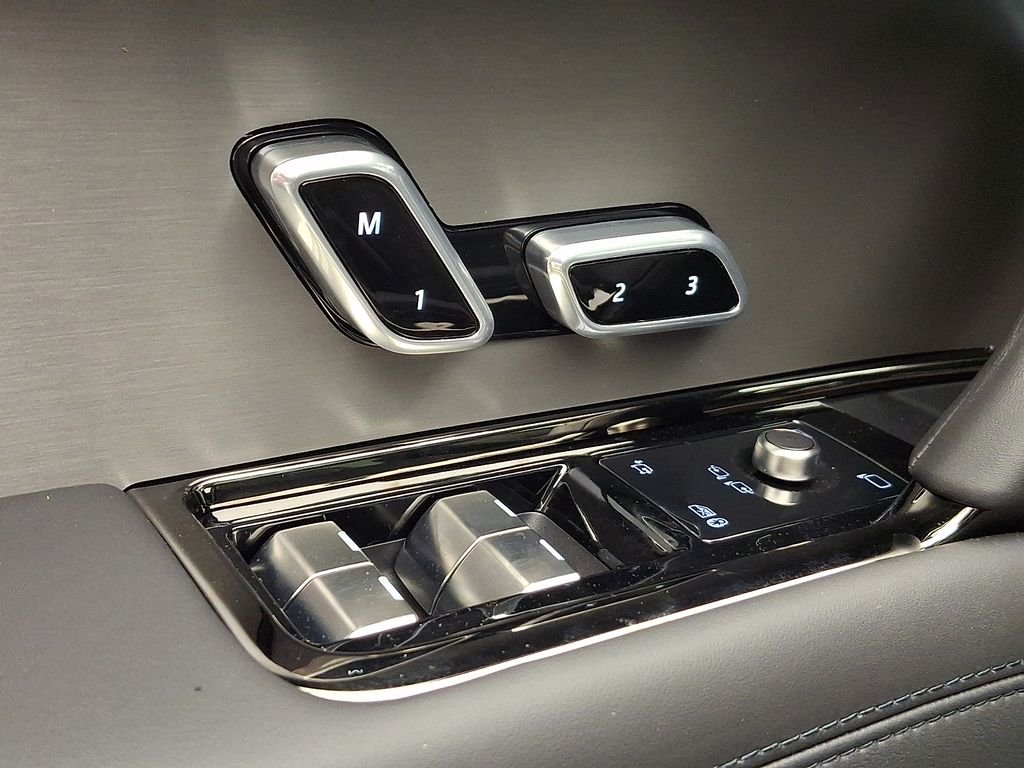 New 2026 Carpathian Grey Land Rover Dynamic SE image 20