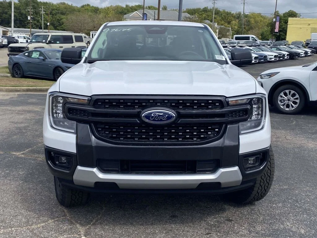 New 2026 Oxford White Ford XLT image 8