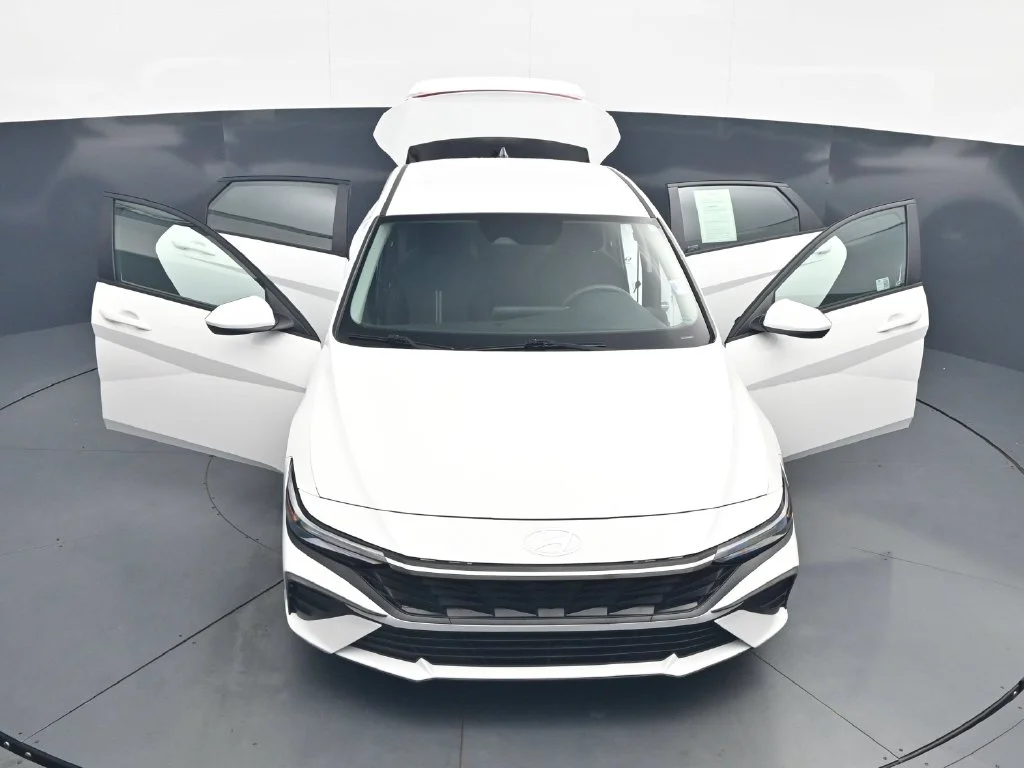 Used 2024 White Hyundai SE image 47