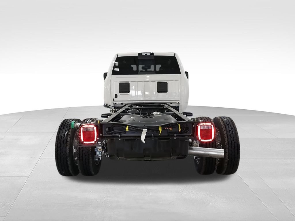 New 2026 Bright White Clear-Coat Exterior Paint RAM Tradesman image 7