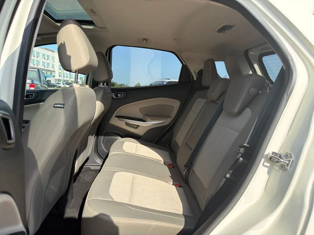 Used 2020 White Ford SE image 16