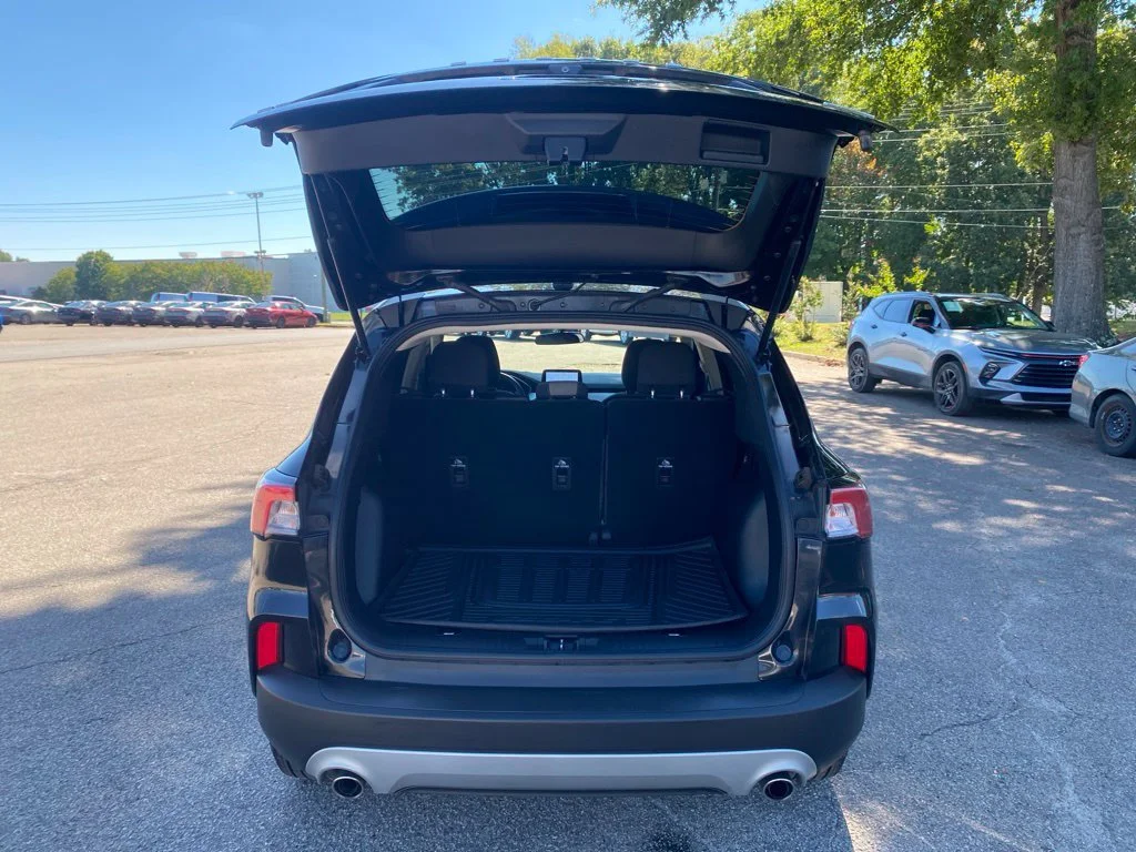 Used 2020  Ford SE image 34