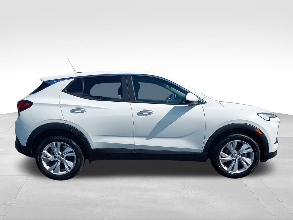 New 2026 Summit White Buick Preferred image 6