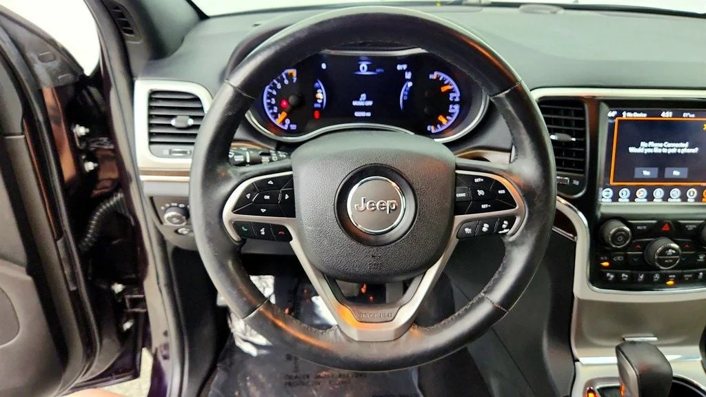 Used 2018 Diamond Black Crystal Pearlcoat Jeep Sterling Edition 4x2 *Ltd Avail* Luxury & Active Safety Groups image 13
