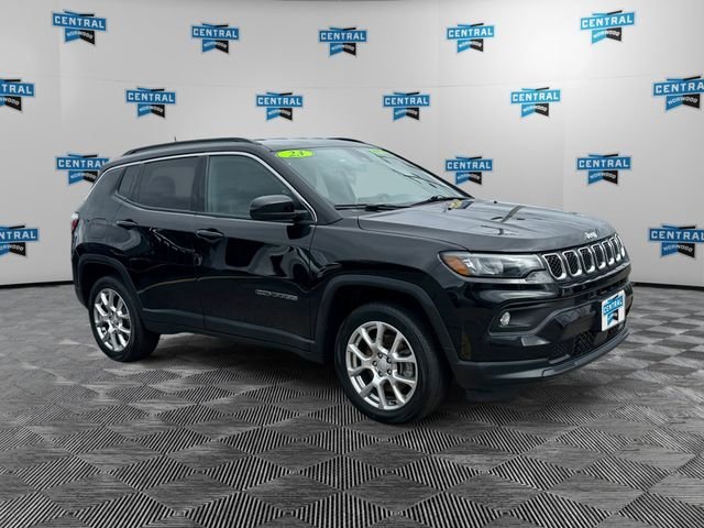 Used 2023 Black Jeep Latitude Lux image 8