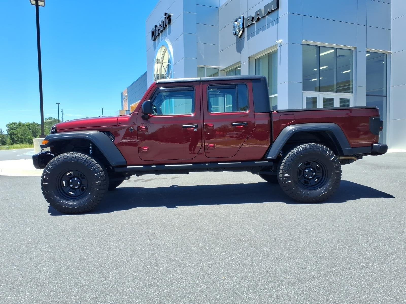 Used 2022 Snazzberry Pearlcoat Jeep Sport image 3