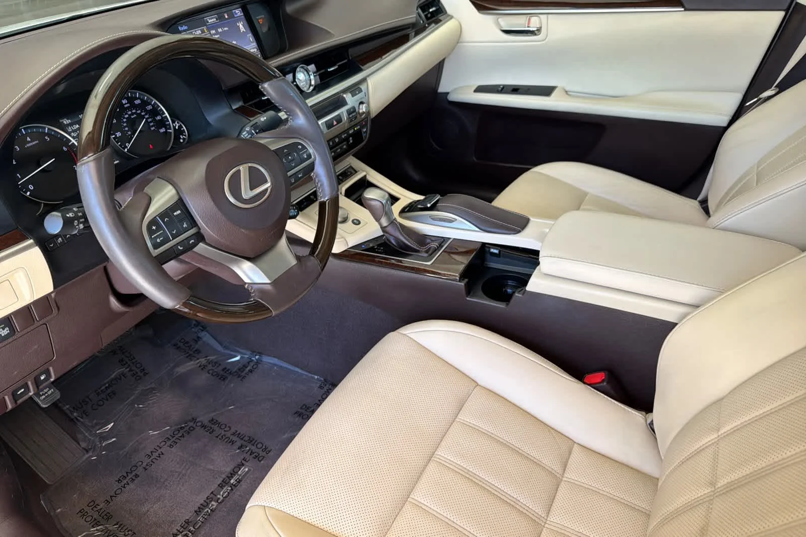 Used 2016 Eminent White Pearl Lexus  image 11