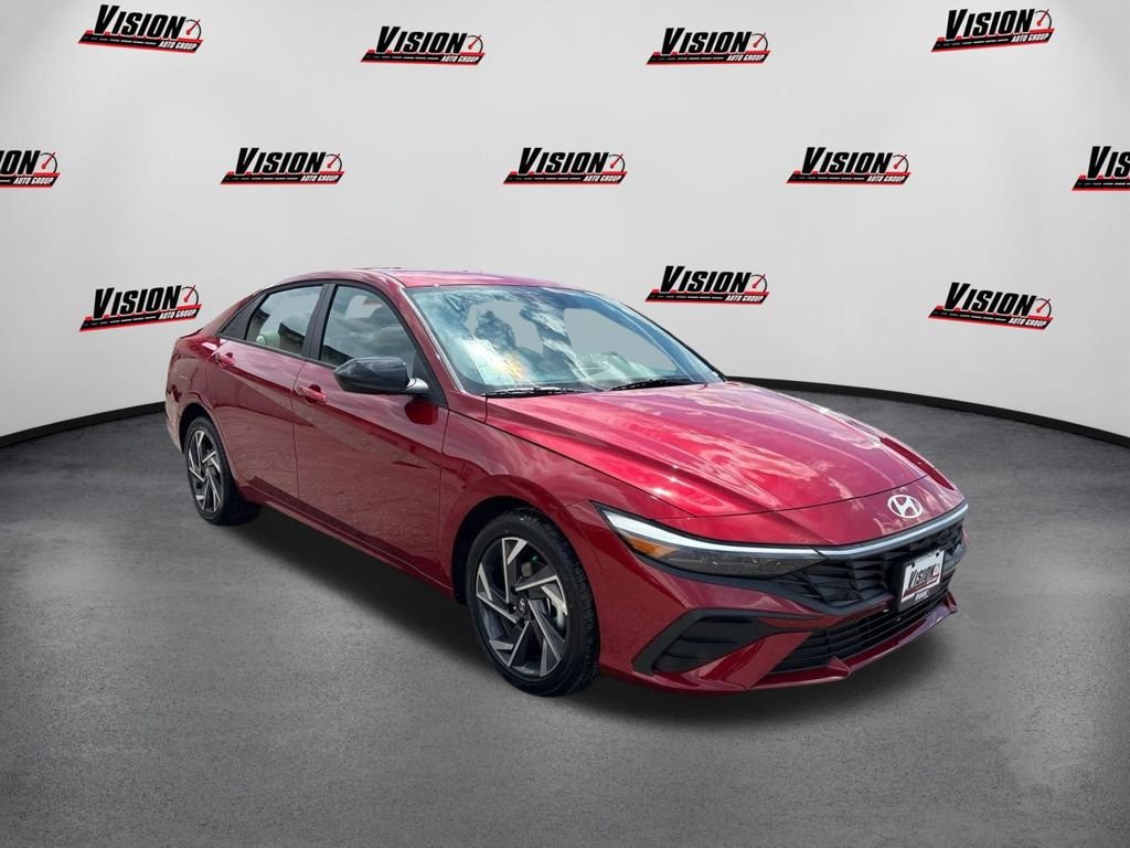 Used 2025 Red Hyundai SEL Sport image 3