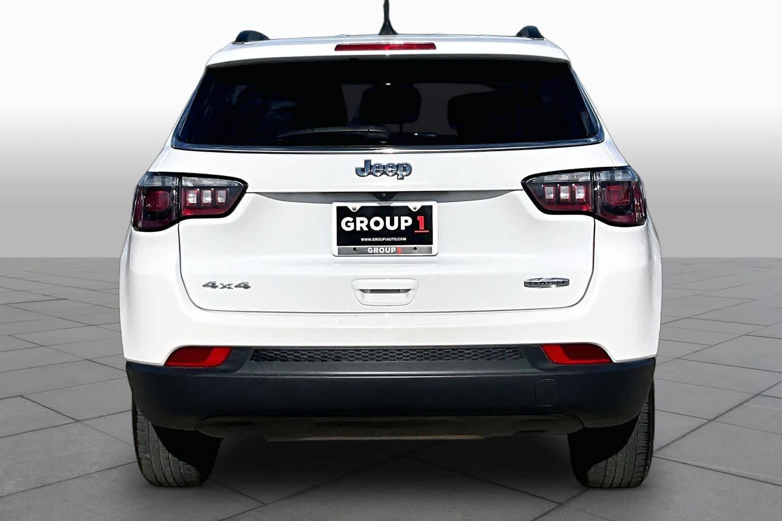 Used 2024 Bright White Clearcoat Jeep Latitude image 5