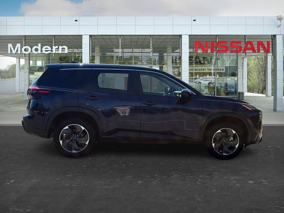 Used 2025 Deep Ocean Blue Pearl Nissan SV image 6