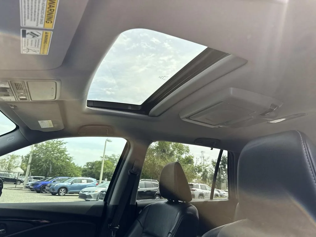 Used 2019  Honda Touring image 30