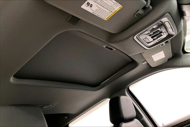 Used 2024 Downpour Metallic GMC Elevation image 20