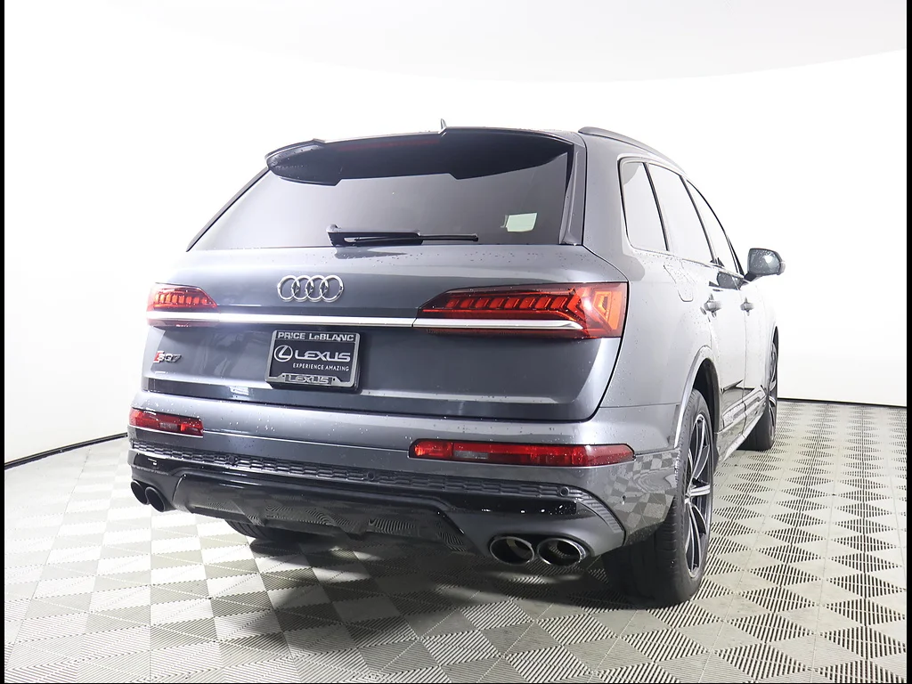 Used 2021 Daytona Gray Pearl Effect Audi 4.0T quattro Prestige image 5