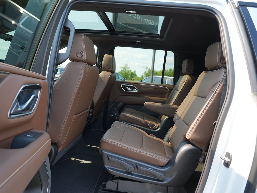 Used 2022 Beige Chevrolet High Country image 18