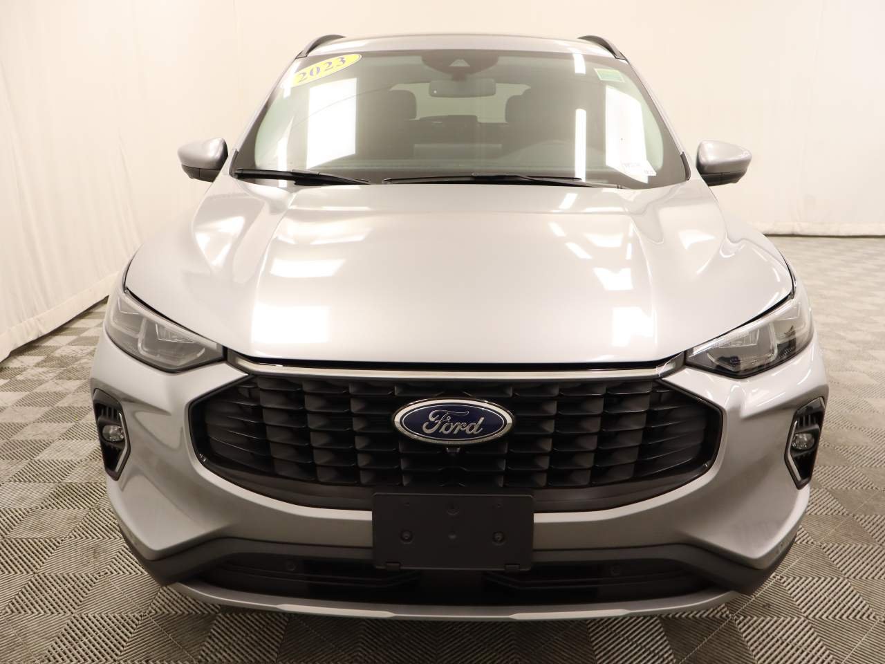 Used 2023 Iconic Silver Ford Platinum image 4