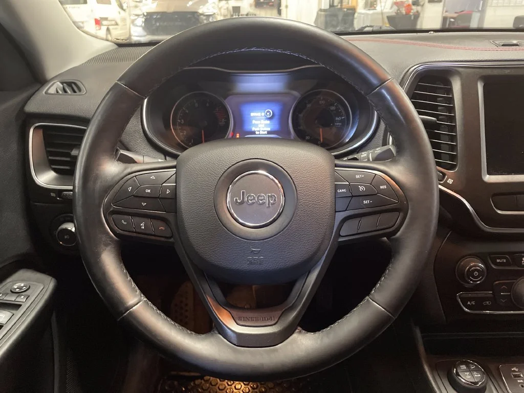 Used 2019 Beige Jeep Trailhawk image 20