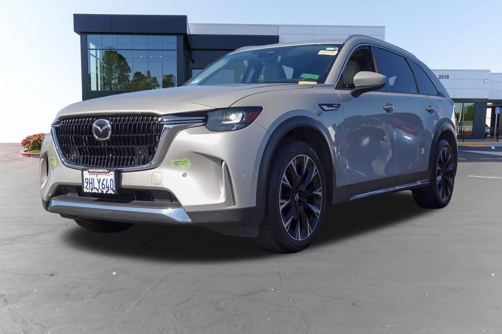 Certified Used 2024 Platinum Quartz Mazda Premium image 9