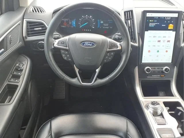 Used 2024  Ford SEL image 8