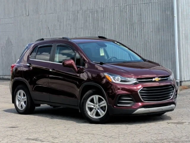Used 2017 Red Chevrolet LT image 11