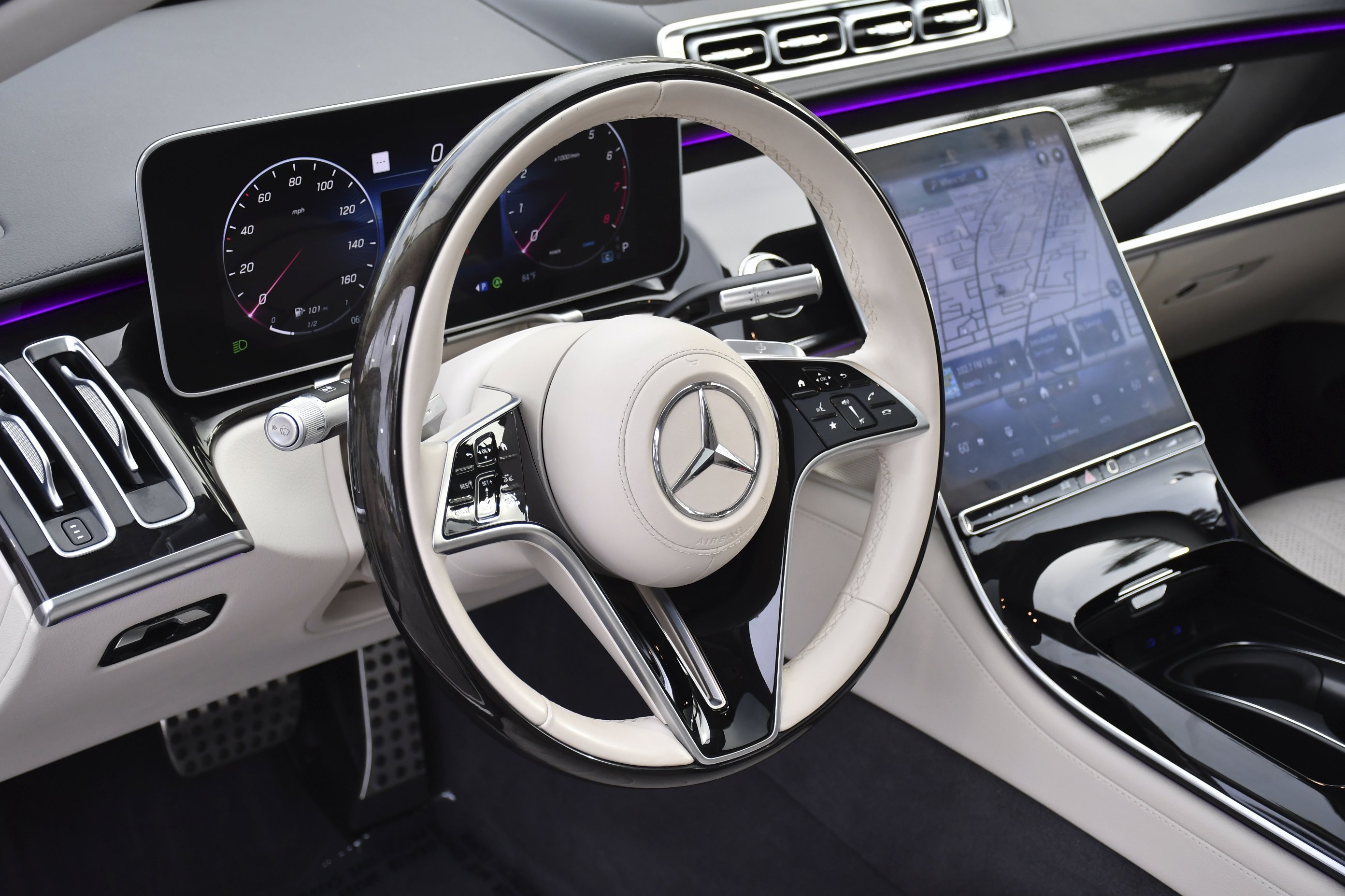 Used 2023 Diamond White Mercedes-Benz S 500 image 21