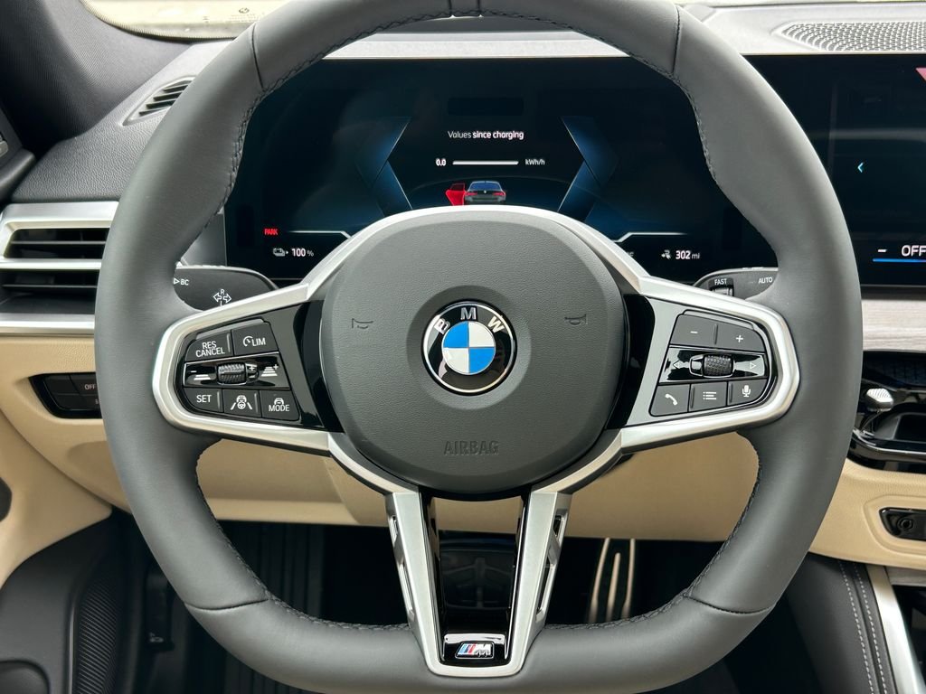 New 2026 Cape York Green Metallic BMW xDrive40 image 18
