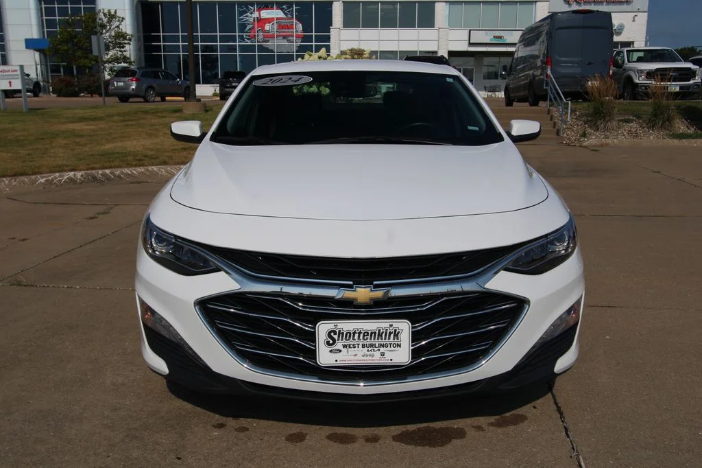 Used 2024 White Chevrolet LT image 2