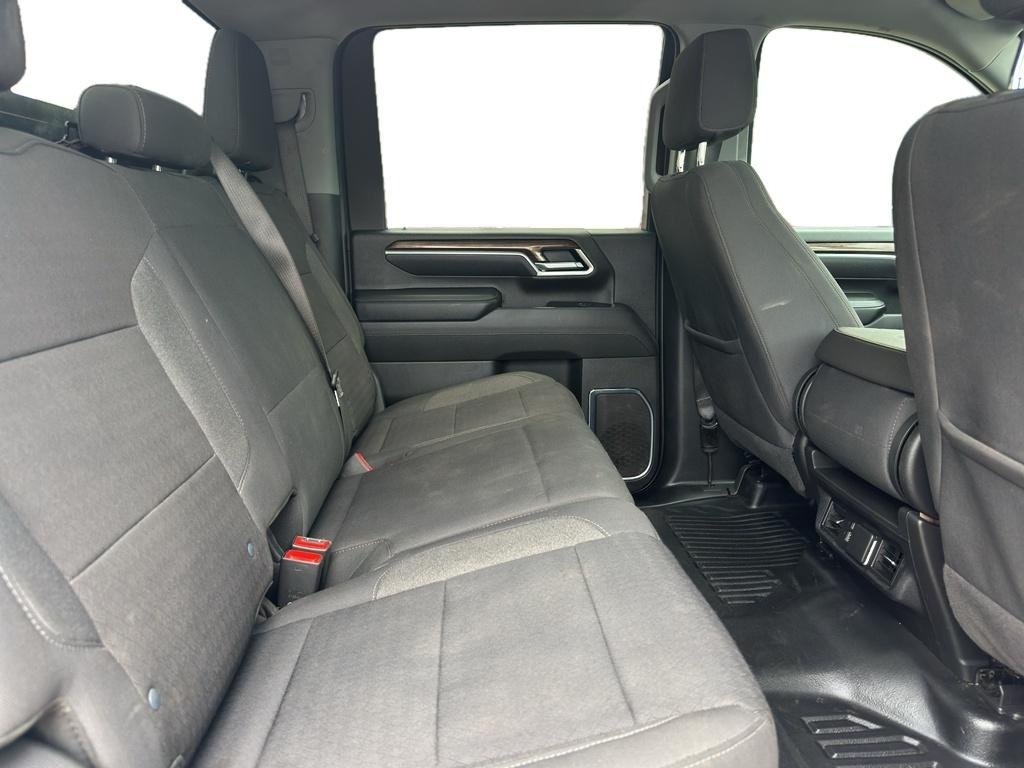 Used 2025 Summit White Chevrolet LT image 5