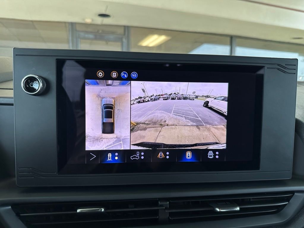 Used 2024 White Chevrolet Work Truck image 25