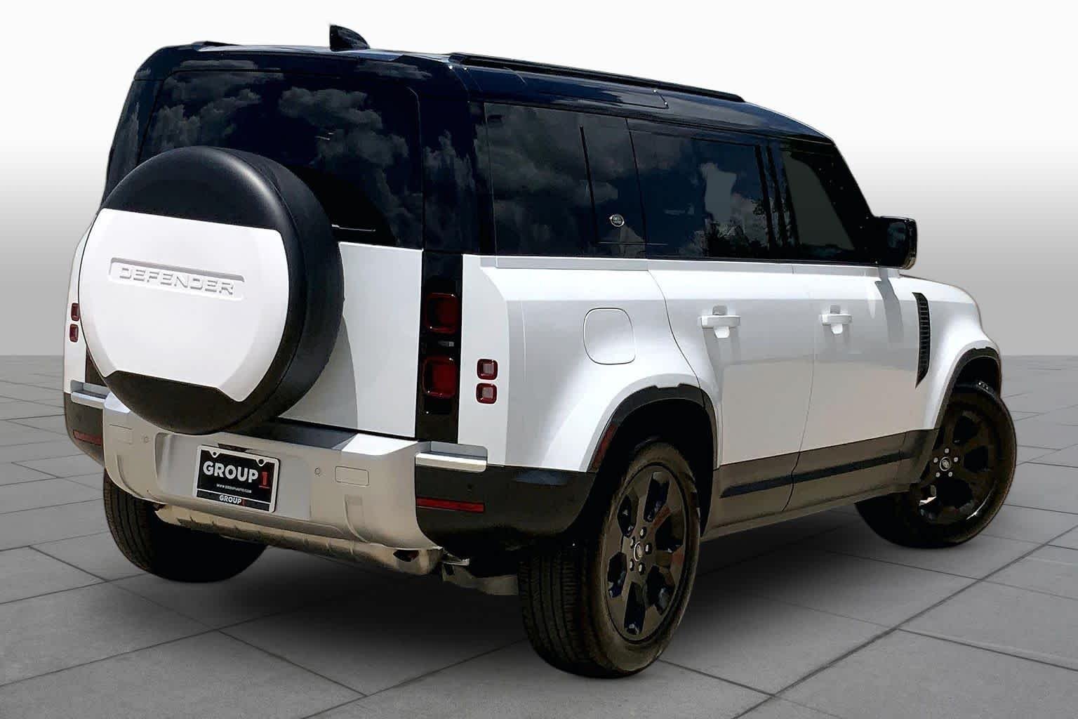 Used 2024 Fuji White Land Rover S image 12