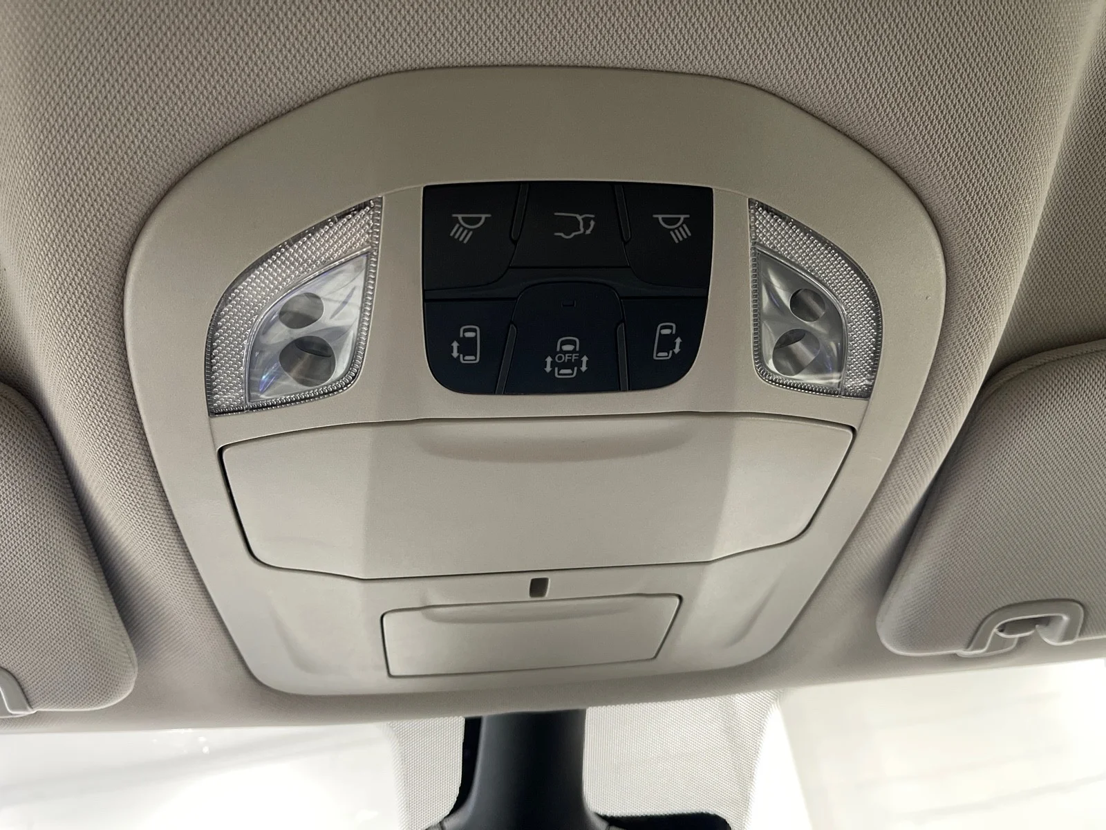 Used 2023 Brilliant Black Crystal Pearlcoat Chrysler Touring L image 14
