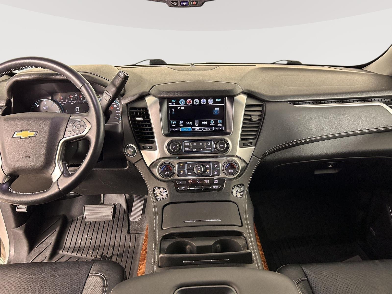 Used 2019 Iridescent Pearl Tricoat Chevrolet Premier image 5