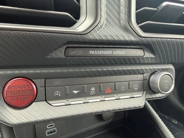 2025 Ford Mustang GT - Photo 23