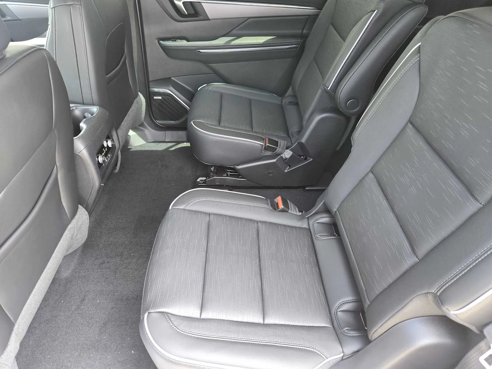 2026 Buick Enclave Sport Touring - Photo 19