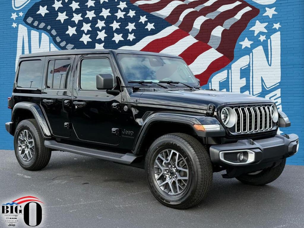 New 2026 Black Clear-Coat Exterior Paint Jeep 4-Door Sahara 4x4 image 1