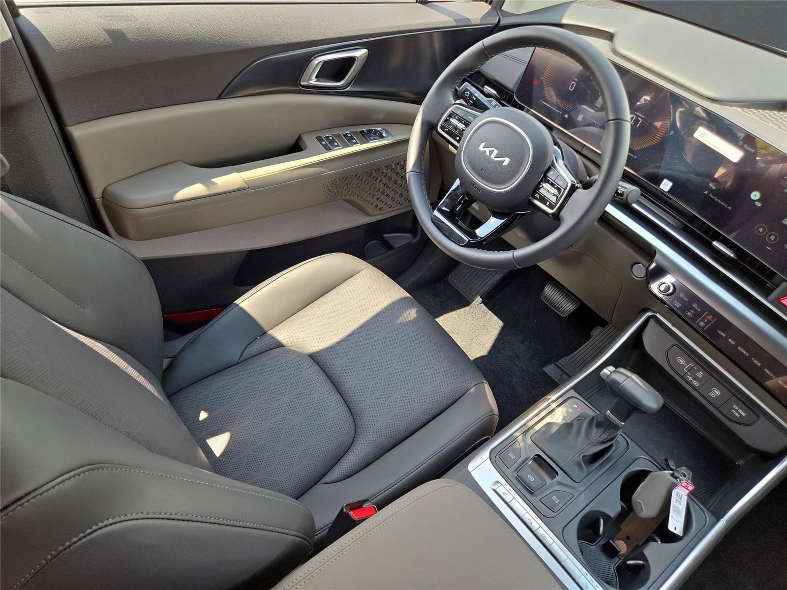 2025 Kia Carnival LXS - Photo 16