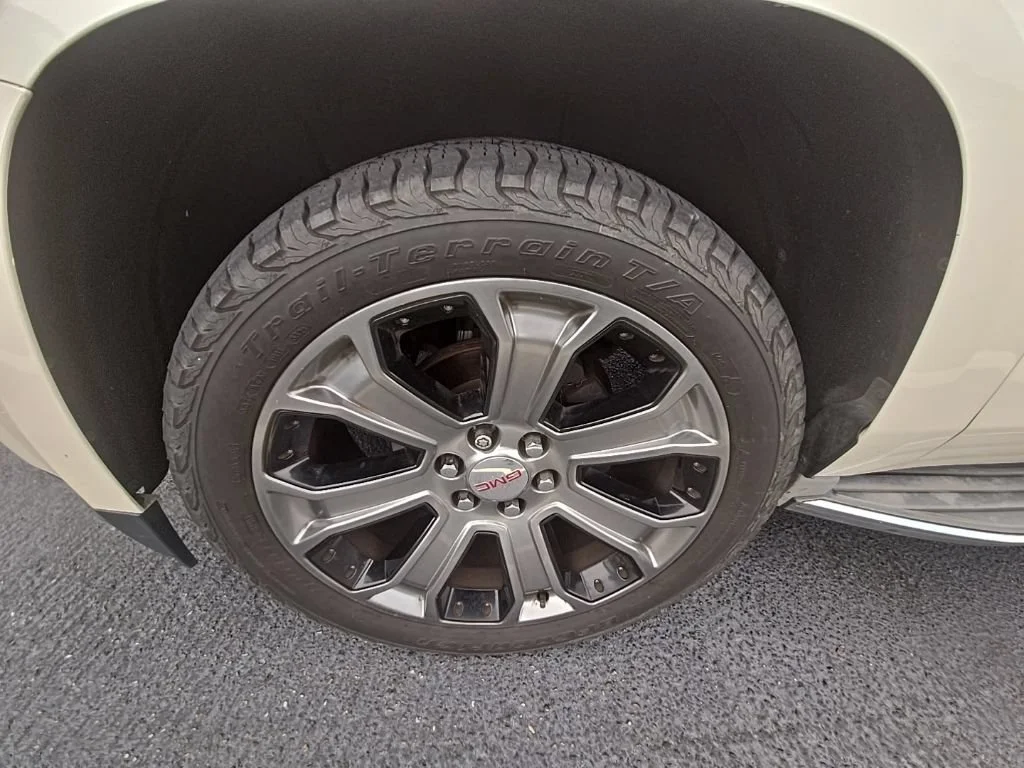 Used 2015 WHITE DIAMOND TRICOAT GMC Denali image 5