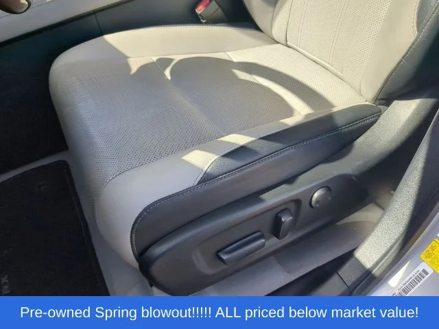 Used 2016 Silver Lexus 350 image 24