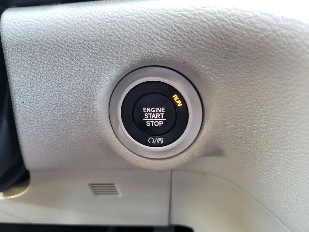 Used 2023 White Chrysler Touring L image 17