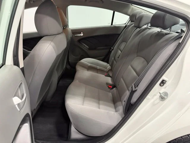Used 2017 White Kia LX image 24