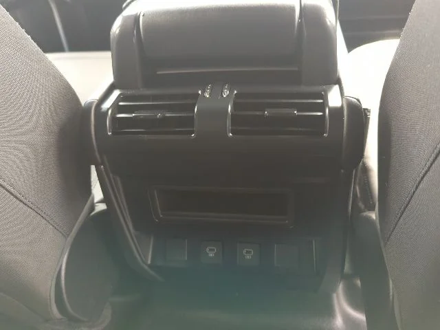 Used 2025 White Land Rover S image 23