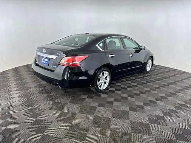 Used 2013 Black Nissan 2.5 SL image 6
